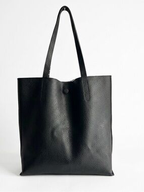Reversible Tote/shoulder Bag in Black, Black and White